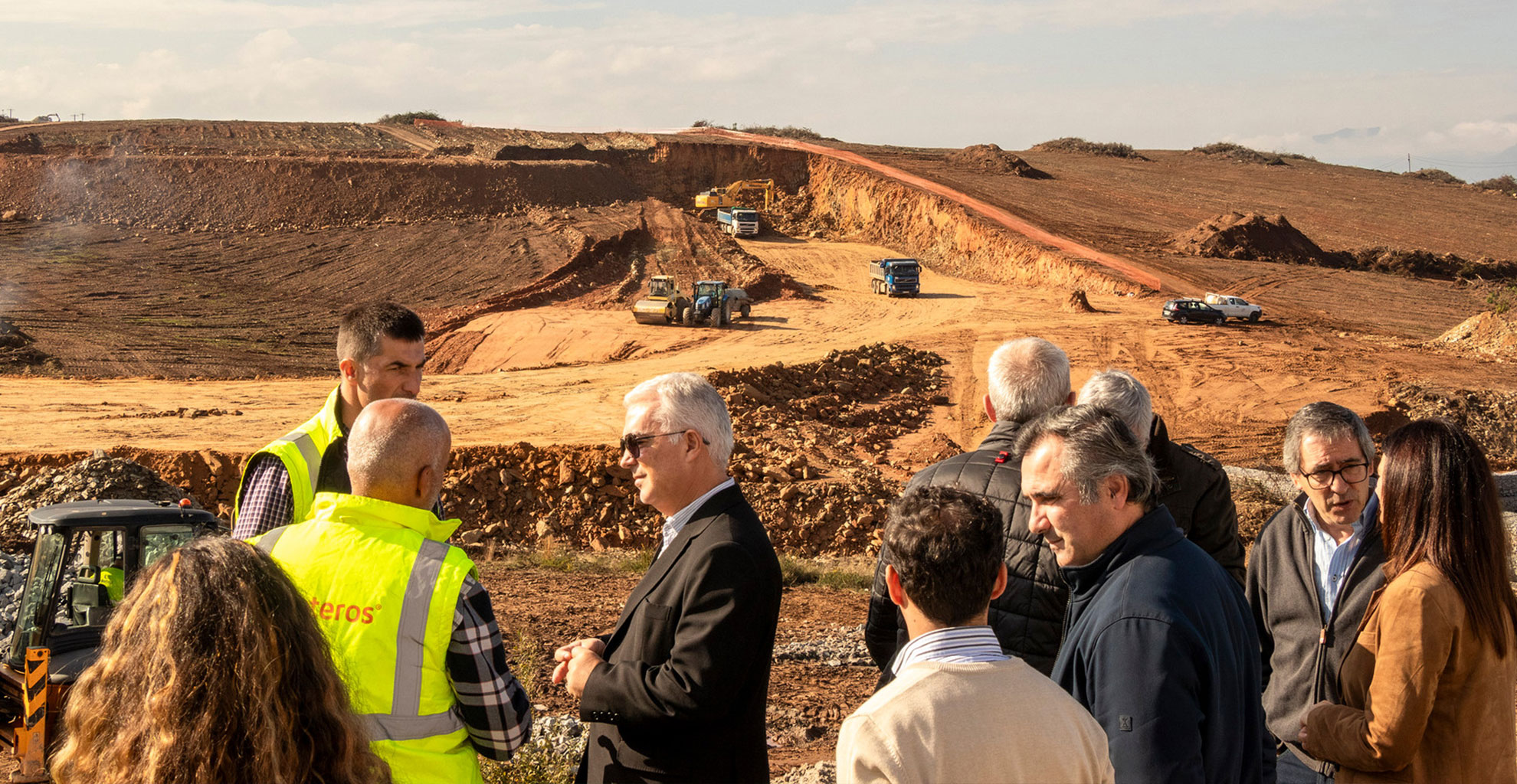 EXECUTIVO MUNICIPAL VISITOU ALARGAMENTO DA ATUAL ZONA INDUSTRIAL E EMPREITADA DA NOVA ÁREA EMPRESARIAL